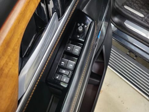 Used 2024 Jeep Grand Wagoneer L Series III image 24