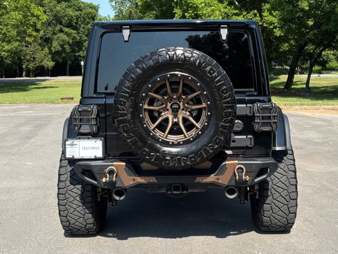 Used 2024 Jeep Wrangler Unlimited Rubicon w/ Technology Group AWD/4WD image 5