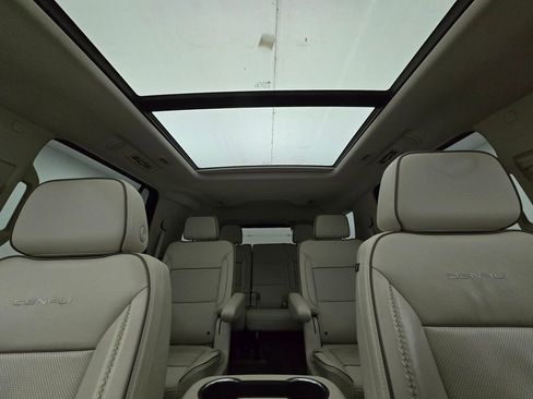 Used 2021 GMC Yukon Denali w/ Denali Premium Package image 47