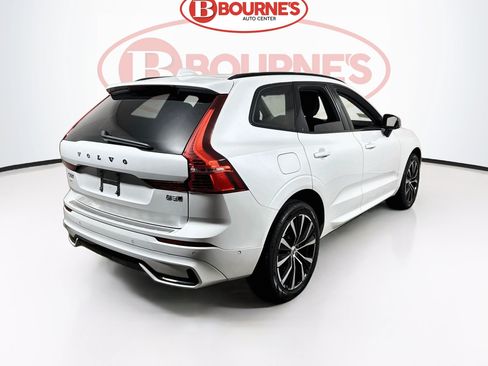Used 2024 Volvo XC60 B5 Plus w/ Protection Package Premier AWD/4WD image 11