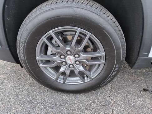 Used 2025 GMC Acadia Elevation AWD/4WD image 12