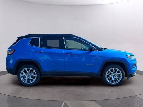 Used 2025 Jeep Compass Limited AWD/4WD image 6