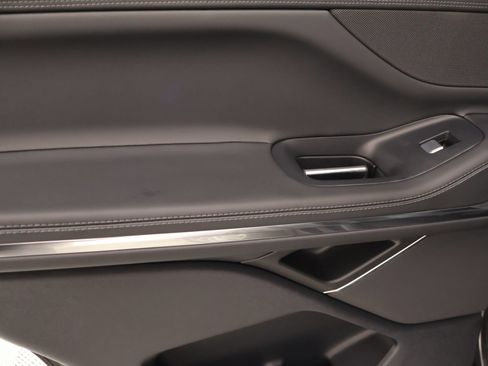 New 2026 Lincoln Navigator Premiere AWD/4WD image 17