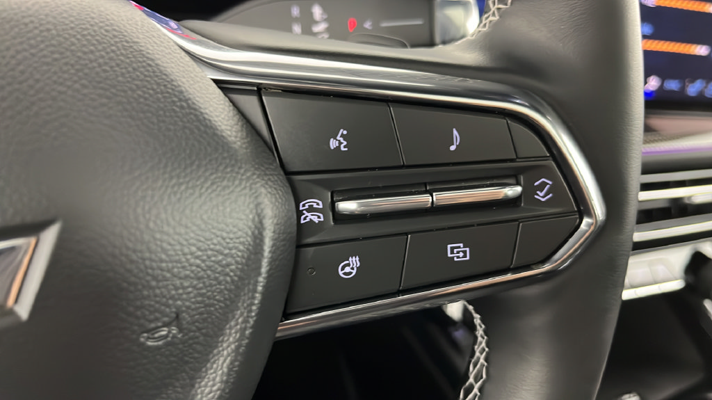 Used 2026 Chevrolet Traverse High Country w/ LPO, Floor Liner Package AWD/4WD image 25
