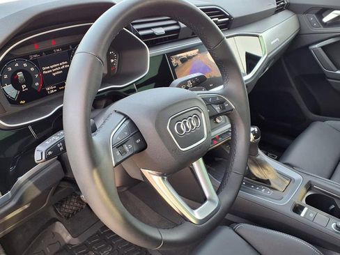 Used 2025 Audi Q3 2.0T Premium w/ Convenience Package image 9