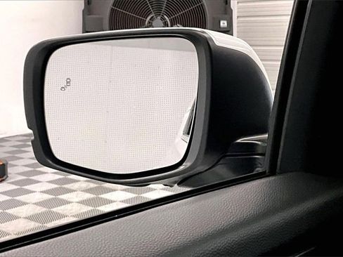 Used 2023 Honda Pilot EX-L image 32