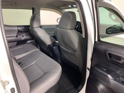 Used 2020 Toyota Tacoma SR image 31