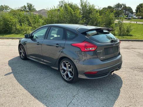 Used 2017 Ford Focus ST FWD image 3