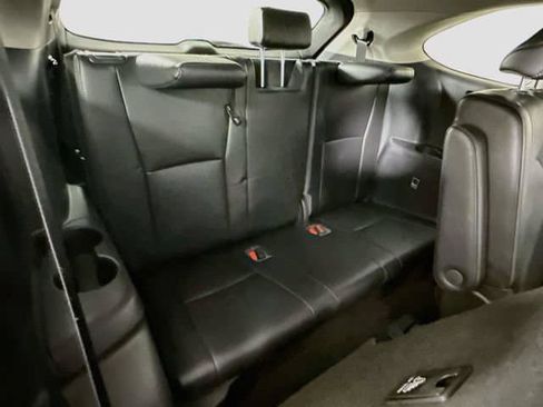 Used 2023 Toyota Highlander Platinum FWD image 27