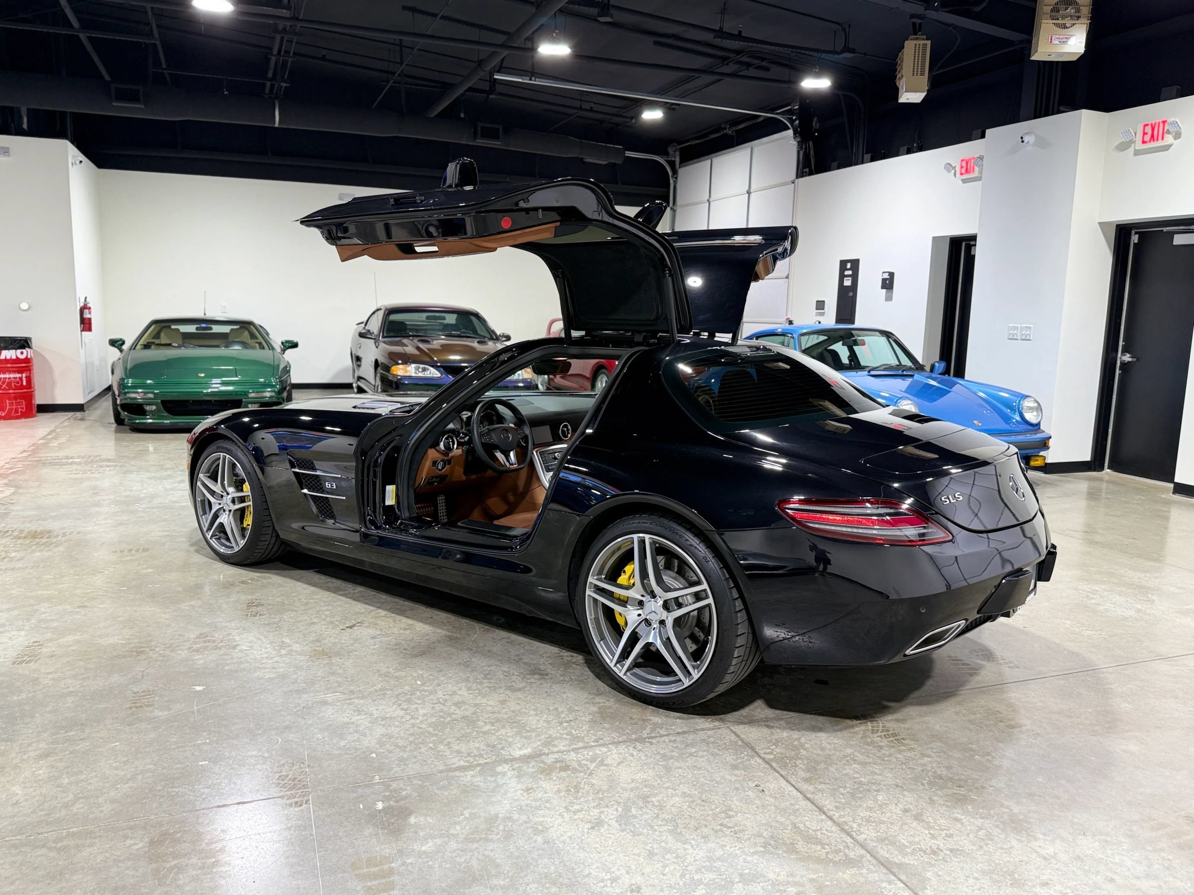 Used 2011 Mercedes-Benz SLS AMG Coupe image 29