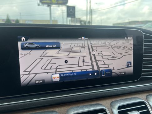 Used 2025 Mercedes-Benz GLE 450 4MATIC image 30