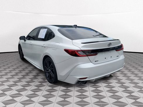 Used 2025 Toyota Camry XSE FWD image 4