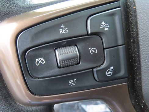 Used 2019 Chevrolet Silverado 1500 High Country image 20