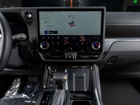 Used 2025 Lexus GX 550 550 Premium+ image 24