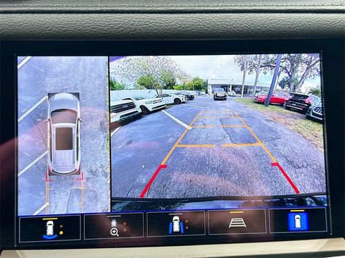 Used 2024 Cadillac XT6 Premium Luxury w/ Technology Package image 15