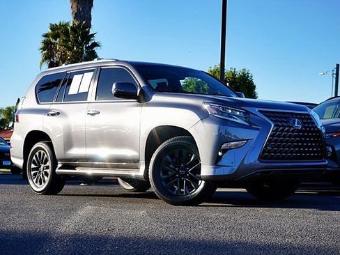 Used 2023 Lexus GX 460 Premium w/ Premium Plus Package image 2