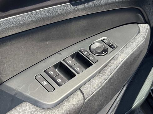 New 2026 Kia Sportage EX FWD image 18