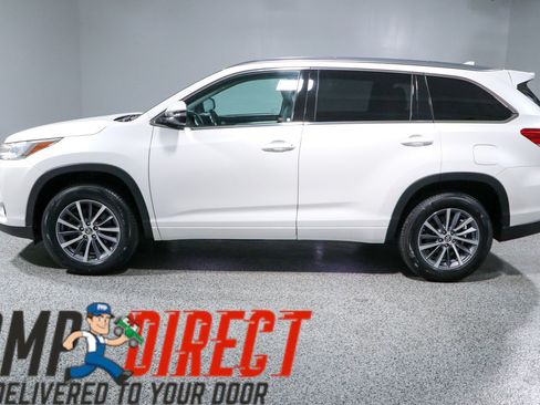 Used 2017 Toyota Highlander XLE FWD image 10