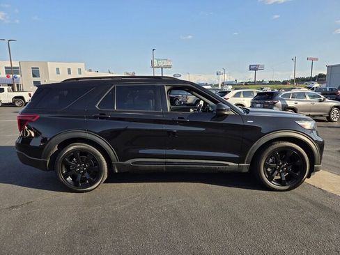 Used 2023 Ford Explorer ST-Line w/ Class IV Trailer Tow Package RWD image 8