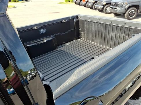 Used 2025 Toyota Tacoma SR w/ SR Upgrade Package AWD/4WD image 15