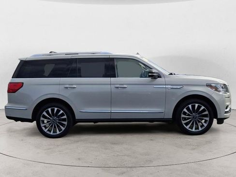Used 2021 Lincoln Navigator Reserve w/ Luxury Package RWD image 2