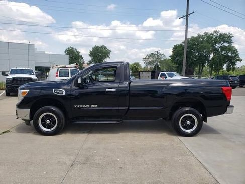 Used 2018 Nissan Titan SV AWD/4WD image 8