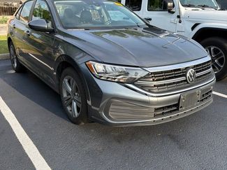 Used 2024 Volkswagen Jetta SE FWD video 1