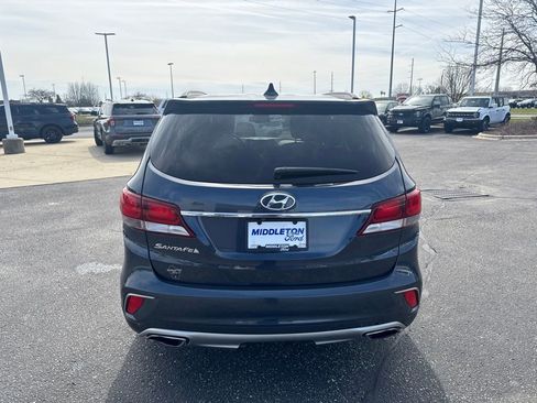 Used 2017 Hyundai Santa Fe SE FWD image 4