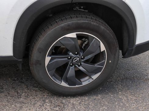 Used 2025 Nissan Rogue SV AWD/4WD image 7