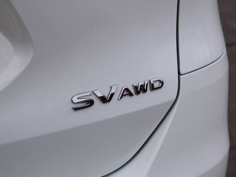 Used 2016 Nissan Rogue SV image 9