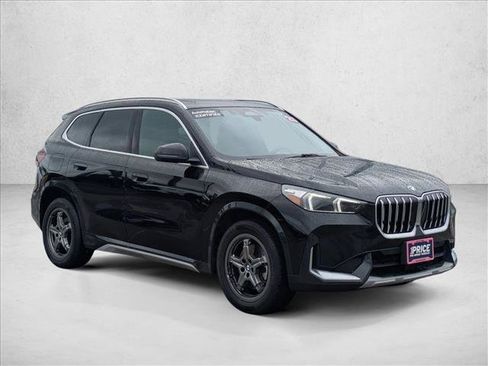 Used 2025 BMW X1 xDrive28i AWD/4WD image 3