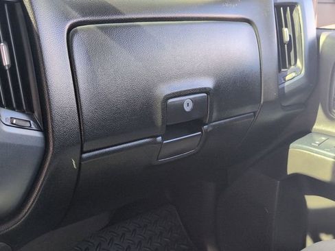 Used 2018 Chevrolet Silverado 1500 Custom w/ Custom Value Package RWD image 17