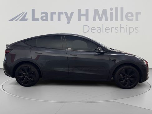 Used 2025 Tesla Model Y Long Range RWD image 6
