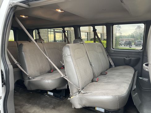 Used 2019 Chevrolet Express 3500 LT w/ LT Preferred Equipment Group RWD image 11