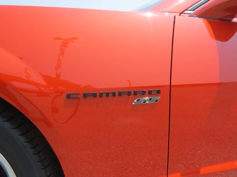 Used 2010 Chevrolet Camaro SS w/ RS Package RWD image 6