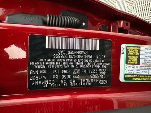 New 2025 Hyundai Elantra Limited image 33