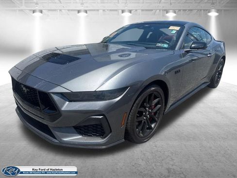 Used 2025 Ford Mustang GT Premium RWD image 3