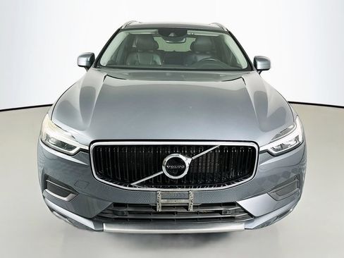 Used 2018 Volvo XC60 T5 Momentum w/ Vision Package AWD/4WD image 6