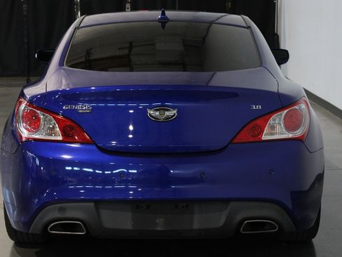 Used 2012 Hyundai Genesis 3.8 image 17
