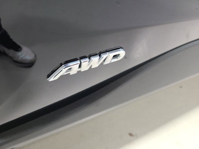 Used 2022 Toyota RAV4 XLE w/ Convenience Package AWD/4WD image 9