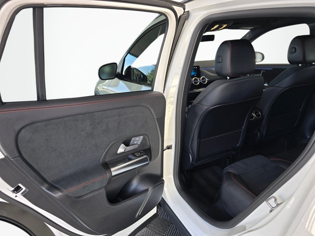 Used 2022 Mercedes-Benz GLA 250 4MATIC image 35