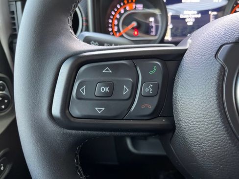Used 2026 Jeep Wrangler Unlimited Rubicon AWD/4WD image 33