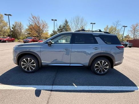 New 2026 Nissan Pathfinder Platinum w/ Cargo Package AWD/4WD image 8
