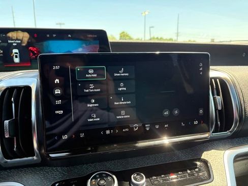 Used 2025 Ford Expedition Tremor AWD/4WD image 19
