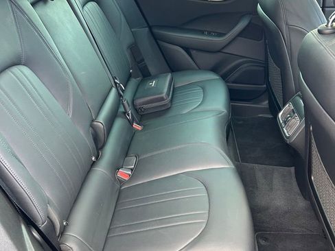 Used 2020 Maserati Levante image 10