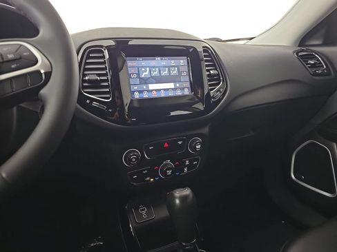 Used 2021 Jeep Compass Latitude w/ Sun and Sound Group FWD image 19