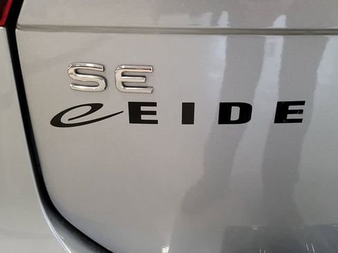 Used 2023 Volkswagen Tiguan SE R-Line AWD/4WD image 27
