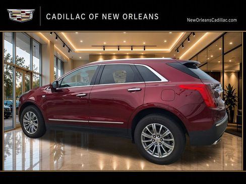 Used 2017 Cadillac XT5 Luxury w/ Driver Awareness Package FWD image 4