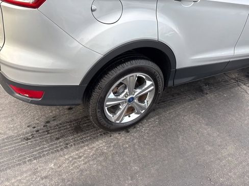 Used 2016 Ford Escape SE image 4