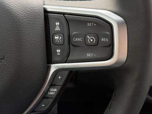Used 2025 RAM 1500 Big Horn AWD/4WD image 36